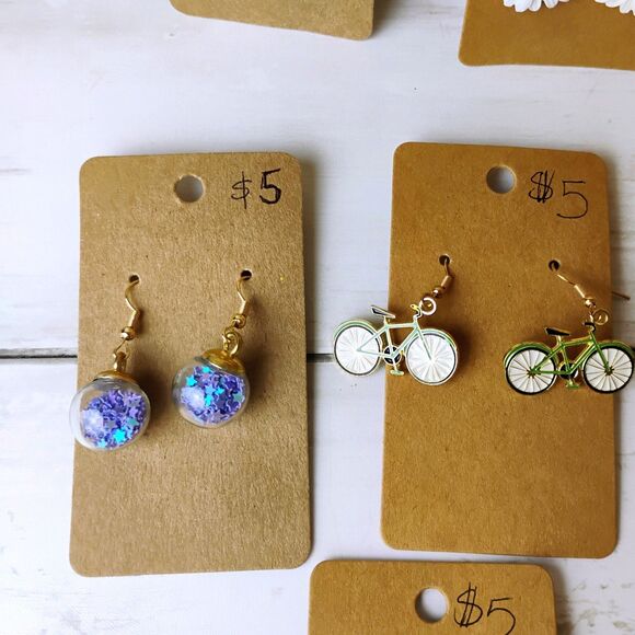 NEW 10 Novelty Earrings Lot/Bundle Flower, Gummy Bears, Donuts, Rainbow, Paws - Picture 6 of 6